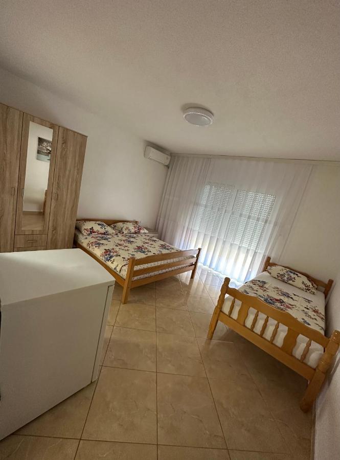 Apartments Edona Улцинь Екстер'єр фото