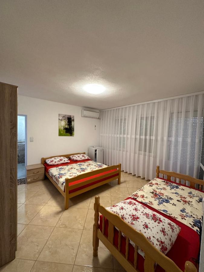 Apartments Edona Улцинь Екстер'єр фото